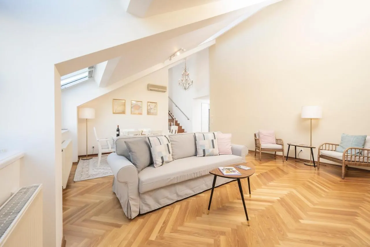 Penthouse Staatsoper Apartment Vienna