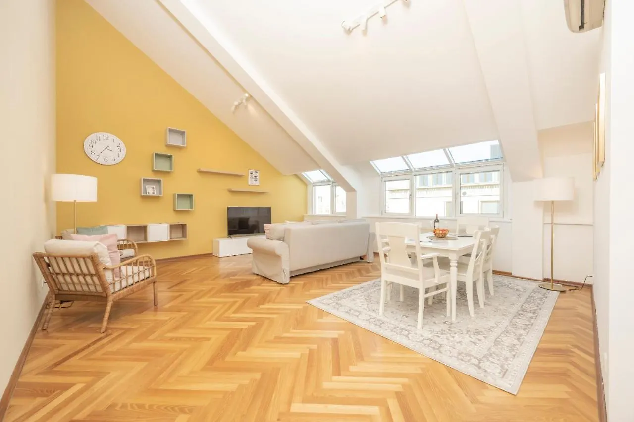 Penthouse Staatsoper Apartment Vienna