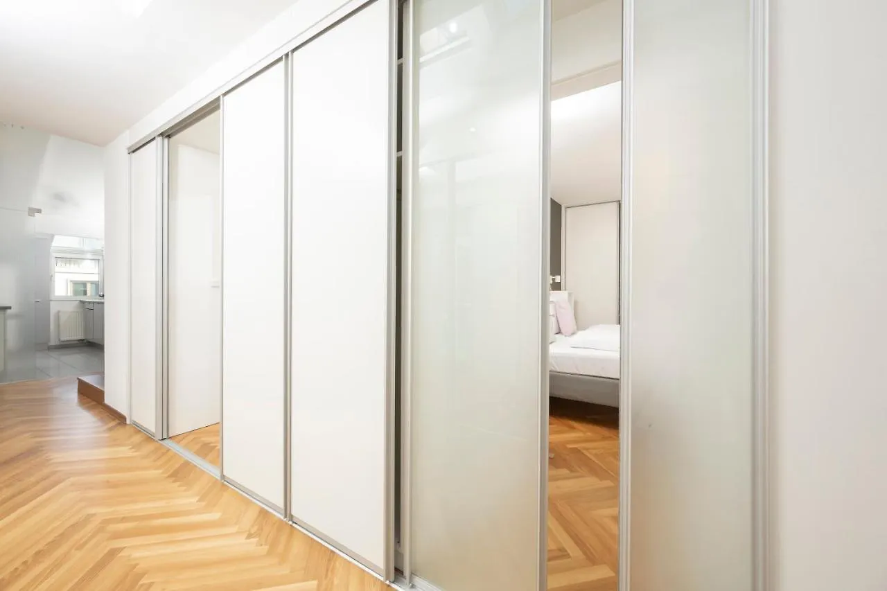 Penthouse Staatsoper Apartment Vienna 0*,  Austria