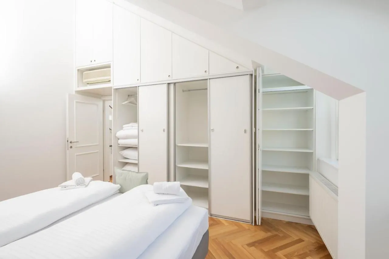 Penthouse Staatsoper Apartment Vienna Austria