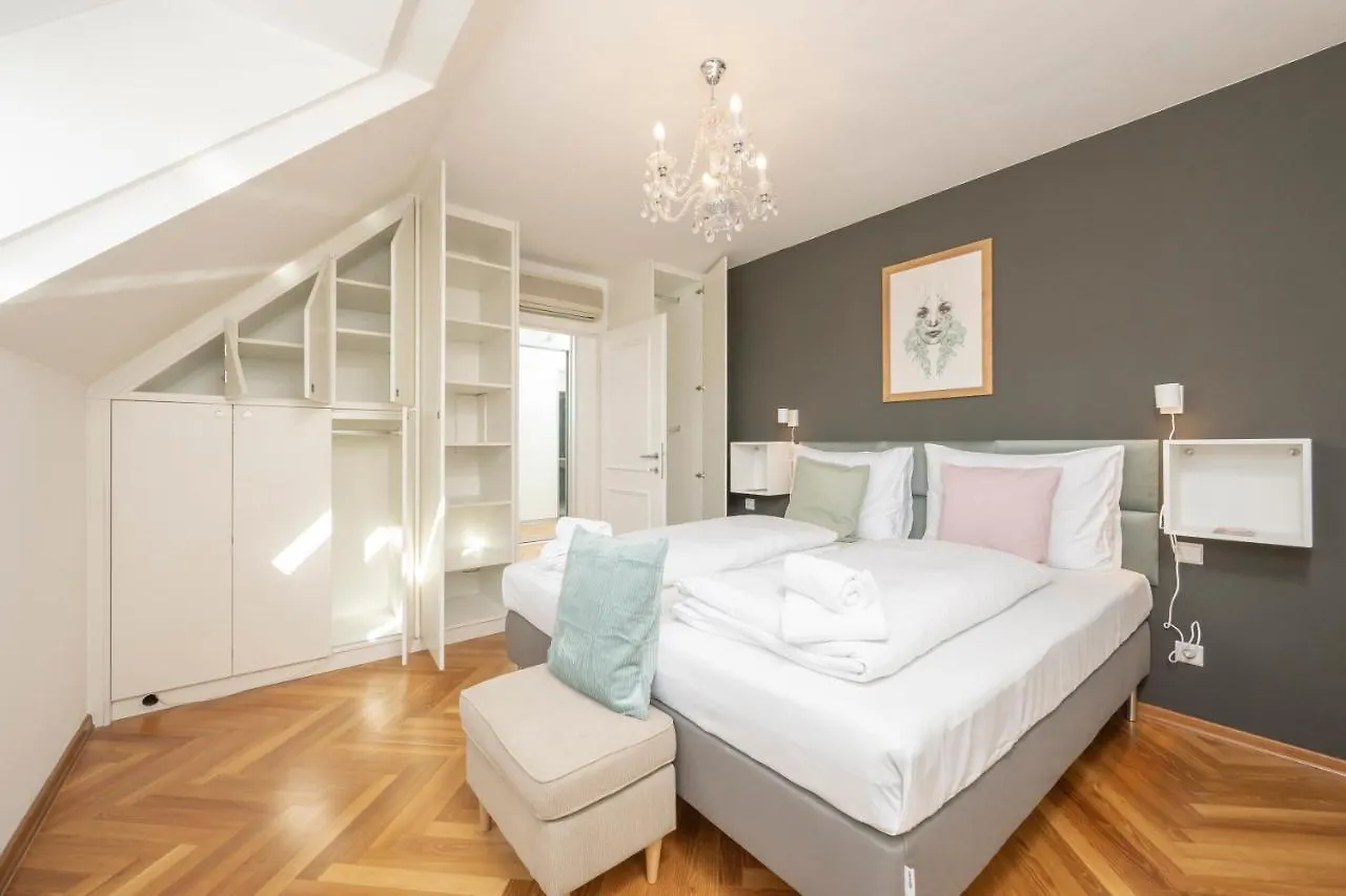 Penthouse Staatsoper Apartment Vienna