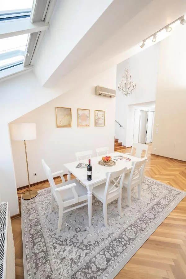 Penthouse Staatsoper Apartment Vienna
