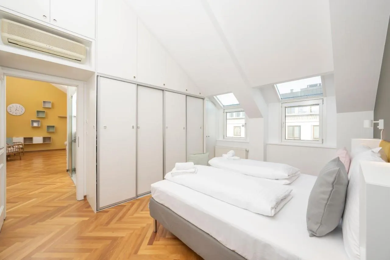 Penthouse Staatsoper Apartment Vienna